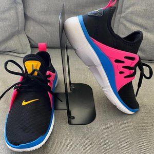 Womens Nike Acalme Sneakers  CN2164-001